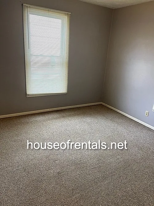 417 W. Grand - 1 — Photo 4