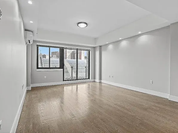 2858 Stillwell Avenue image 1 of 6