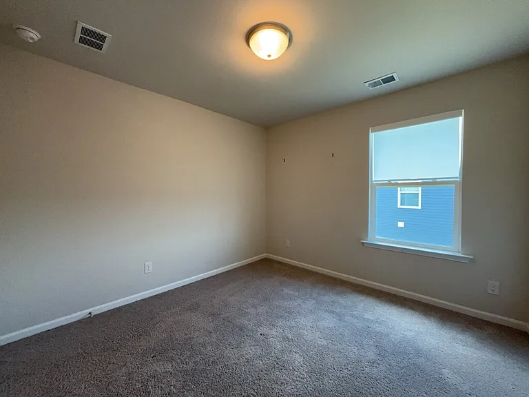 445 Navona Dr — Photo 33