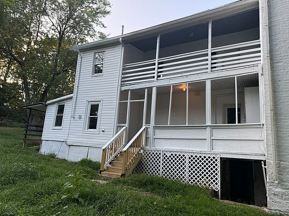 2nd image of 720 Littlestown Pike APT B