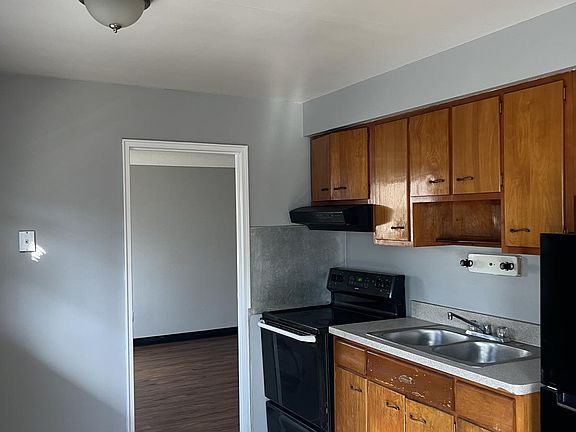 4th image of 503 Woodlawn Ave APT 3