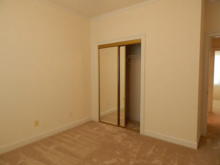 2109 Elderberry Dr — Photo 9