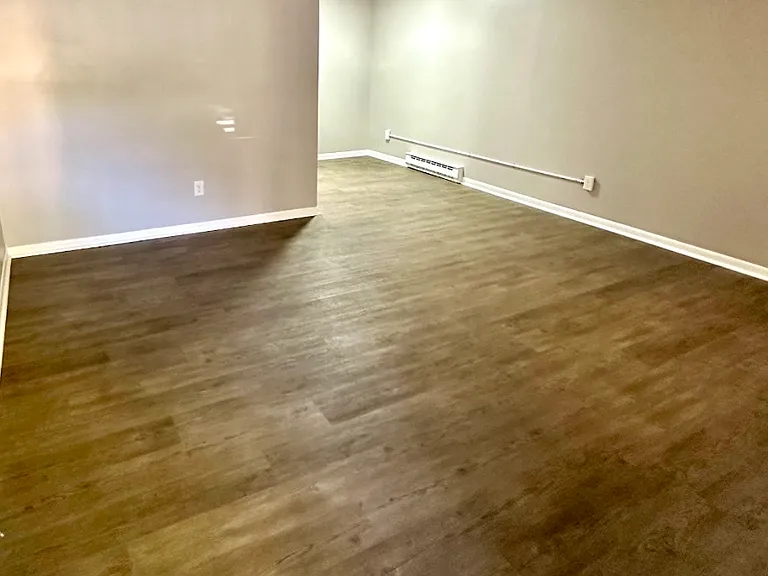 2040 W Market St #2040 — Photo 2