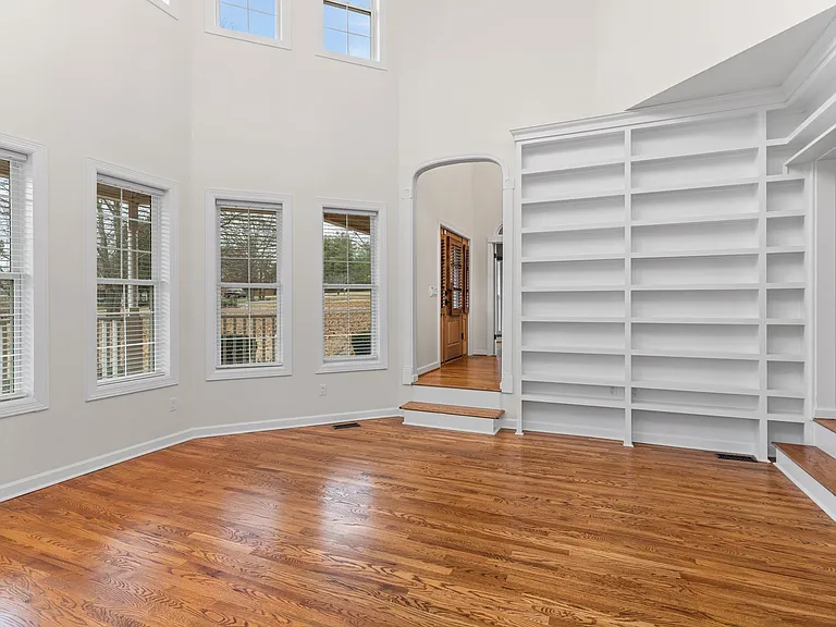 111 Rea Dr — Photo 7