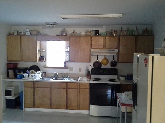 3rd image of 115 J W Ray Dr