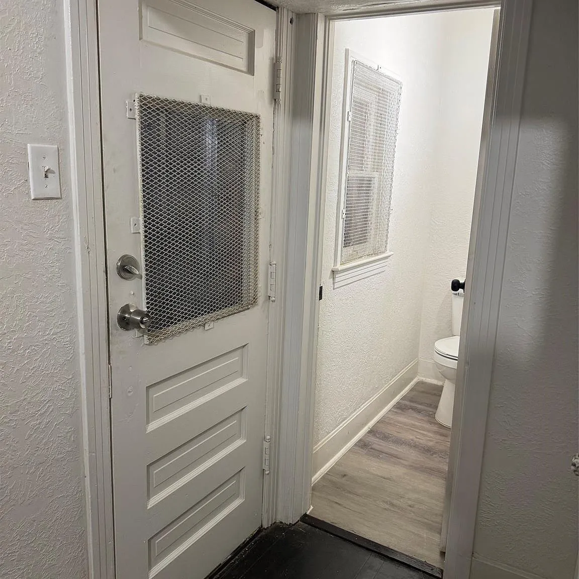 3 bed, 2.5 bath, 1678 sqft, $1,300 — Photo 4