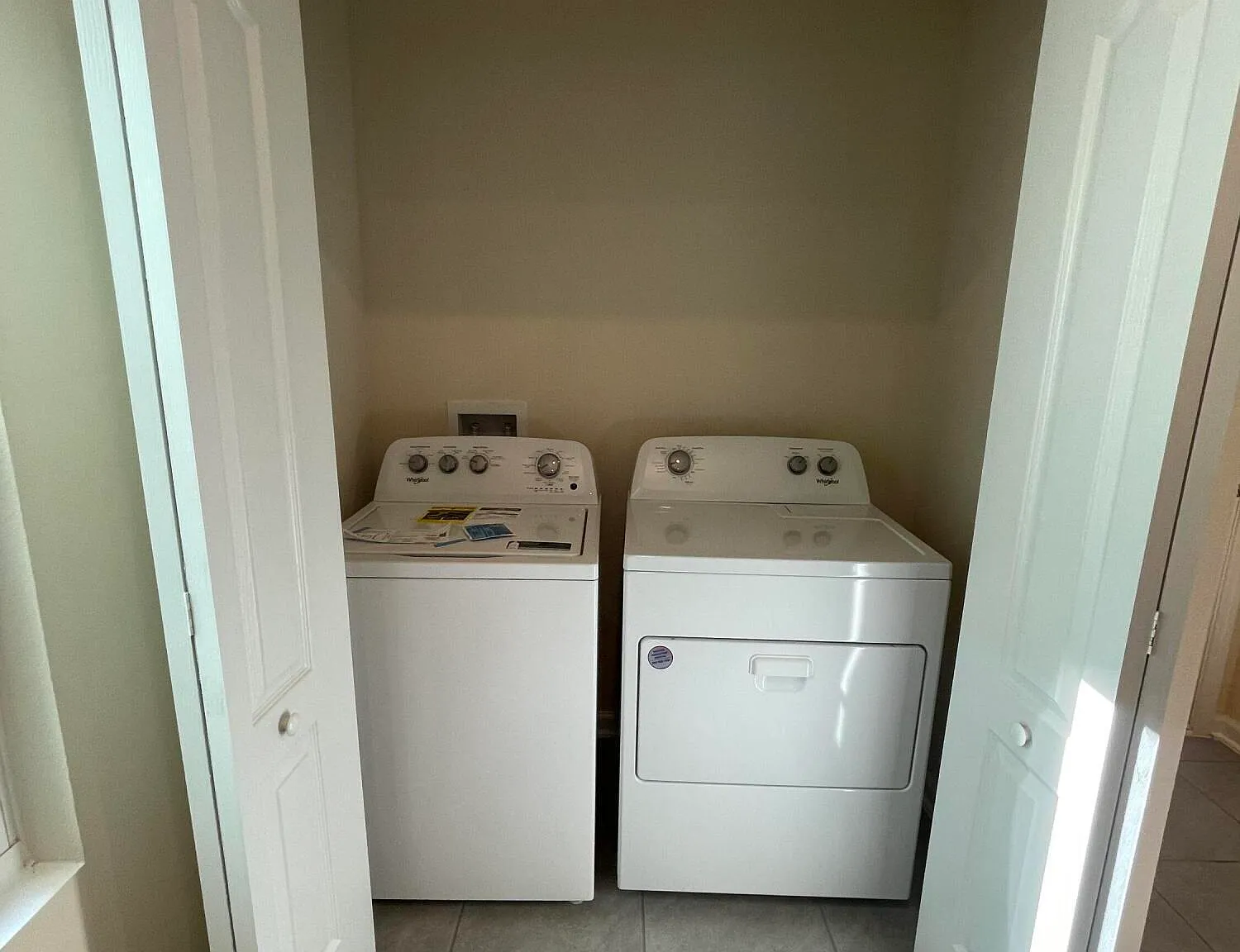 3 bed, 2.5 bath, 1502 sqft, $2,000 — Photo 4