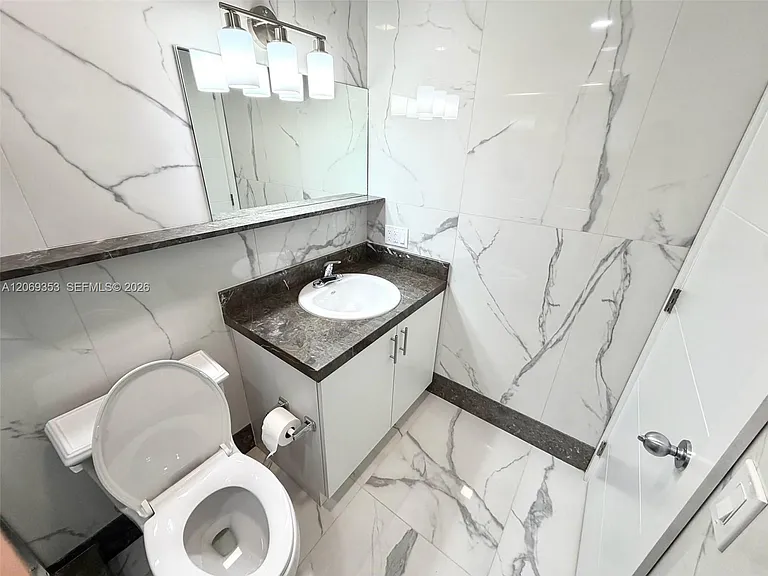 931 SW 82nd Ave #3 — Photo 23