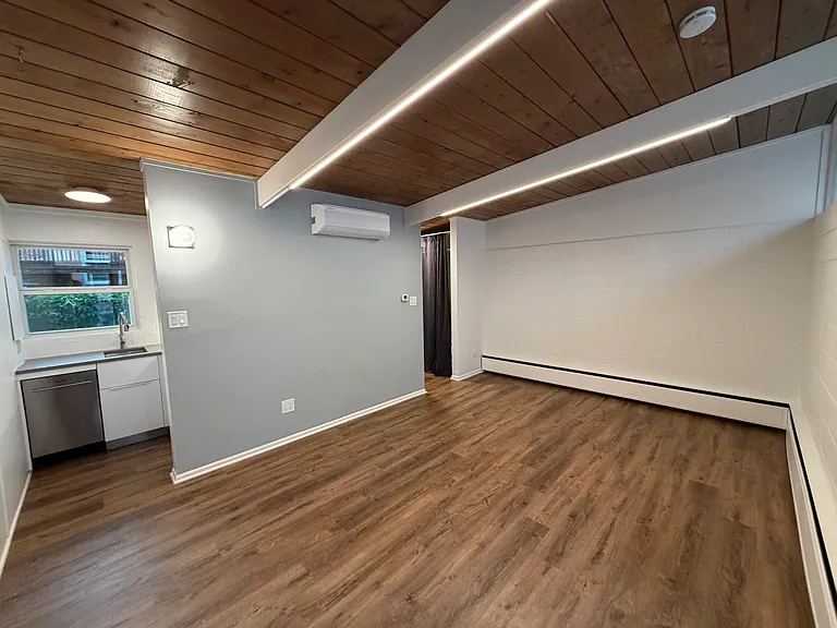 1063 Clayton St #B — Photo 2