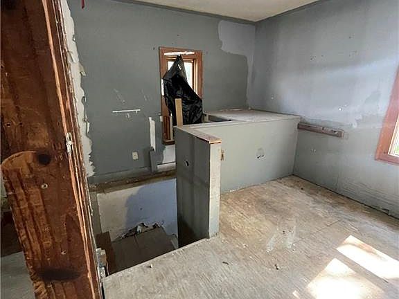 4th image of 1818 S Overton Ave