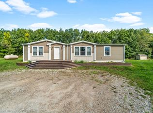 4177 Meadow Wood Ln, Jeddo, MI 48032