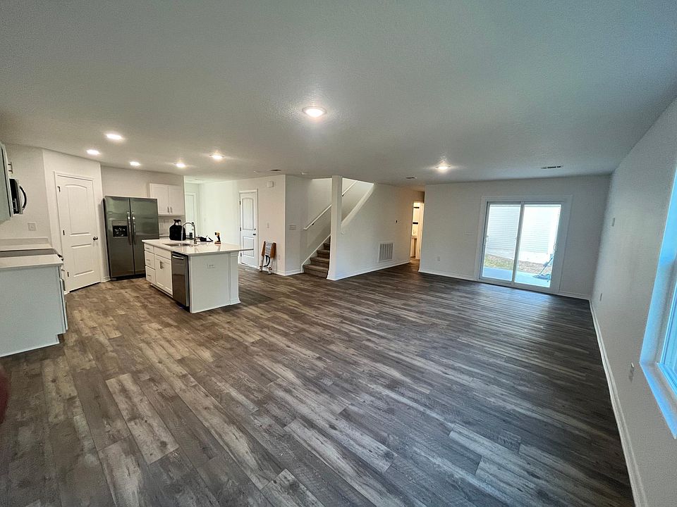 1st image of 4890 Kensington Ln