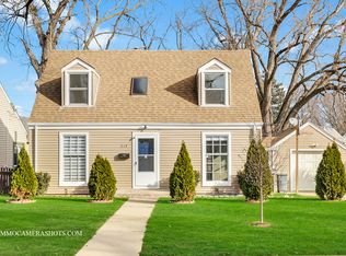 515 Miller Dr, Elgin, IL 60123