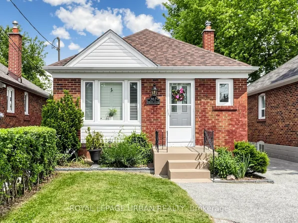202 Virginia Ave, Toronto, ON M4C 2T7