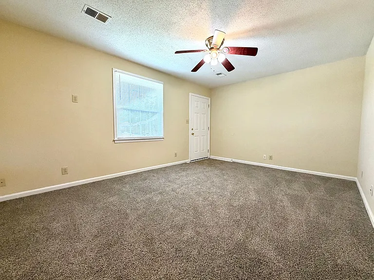 Bancroft Circle Apartments — Photo 2