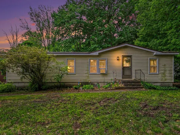 1946 142nd Ave, Dorr, MI 49323