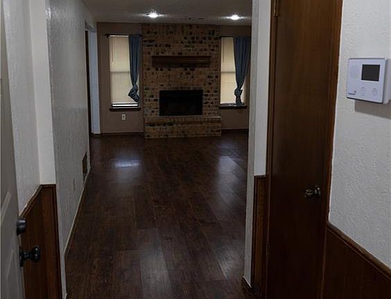 3rd image of 608 N Ramblin Oaks Dr
