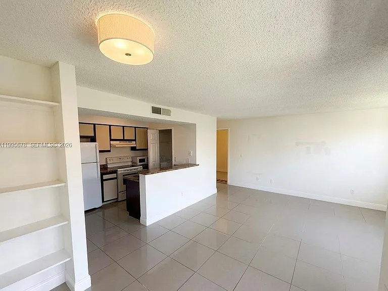 1253 SW 46th Ave #1608 — Photo 6