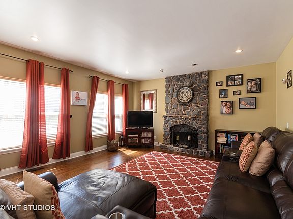 5th image of 39W175 S Hyde Park