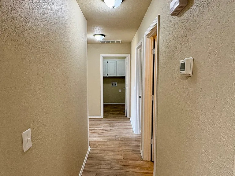 224 Oak Tree Ln — Photo 17
