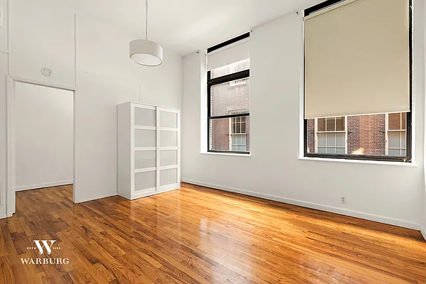 Rented by Warburg | media 7