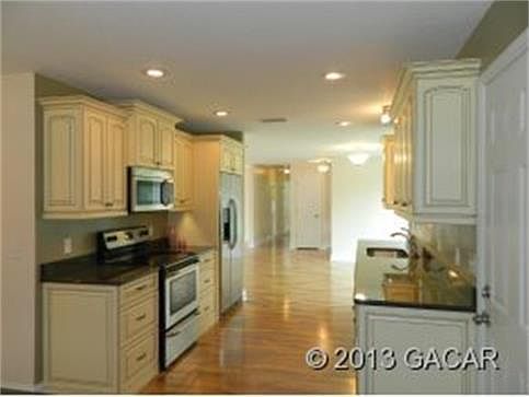2nd image of 715 NE 7th Ave