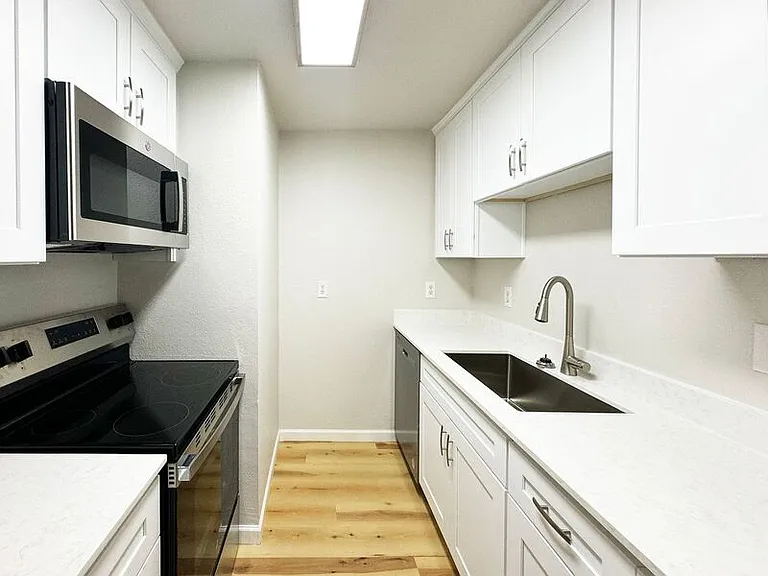 950 Patterson St #2 — Photo 7
