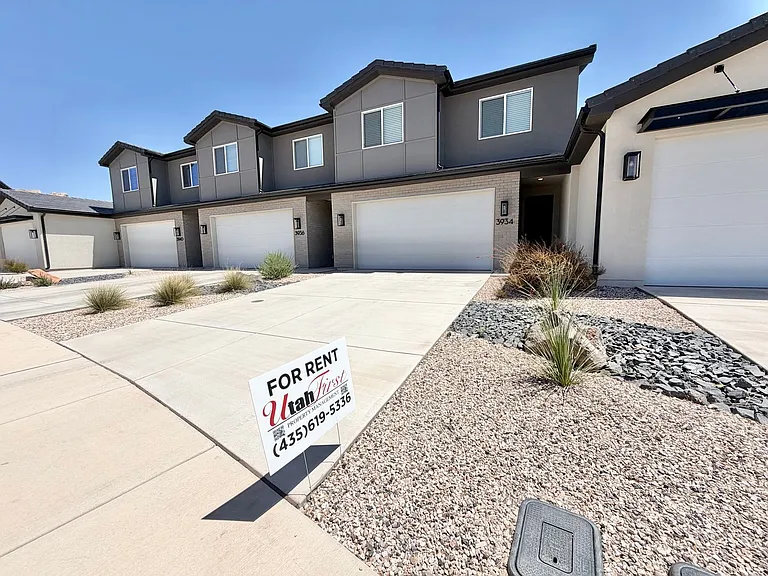 3934 E Fossil Way — Photo 3