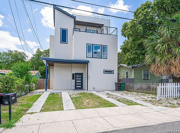 4th image of 2406 Martin Luther King Dr