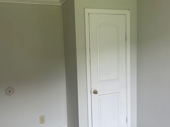 2nd image of 3345 Leger Rd