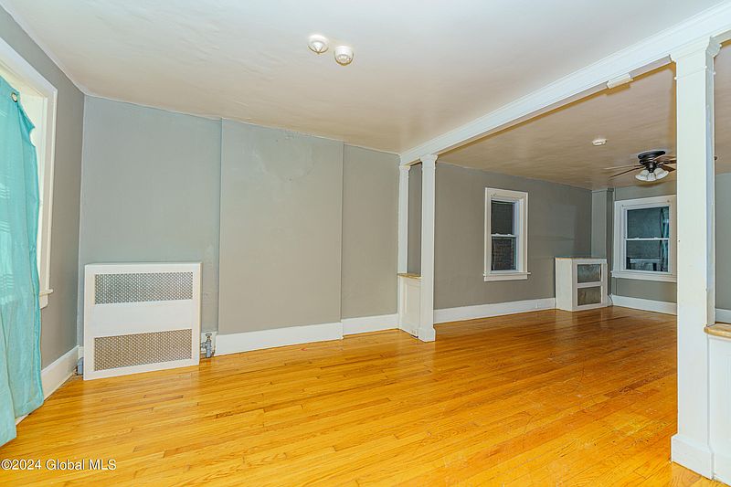 4th image of 335 4th Street