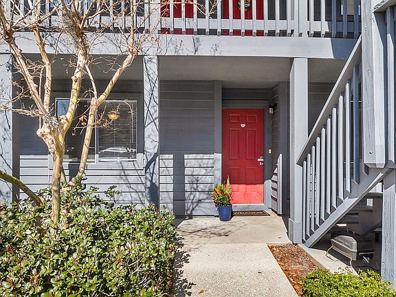 2nd image of 1530 Fort Johnson Rd APT 1C