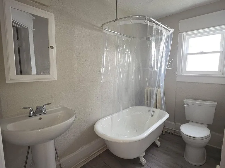 420 Riverland Rd SE #B — Photo 12