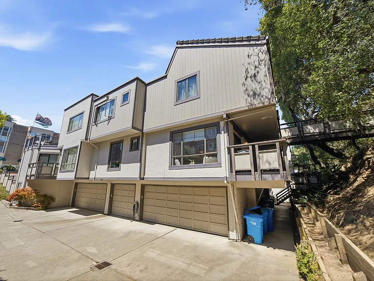 2411 Carlmont Dr #107 — Photo 39