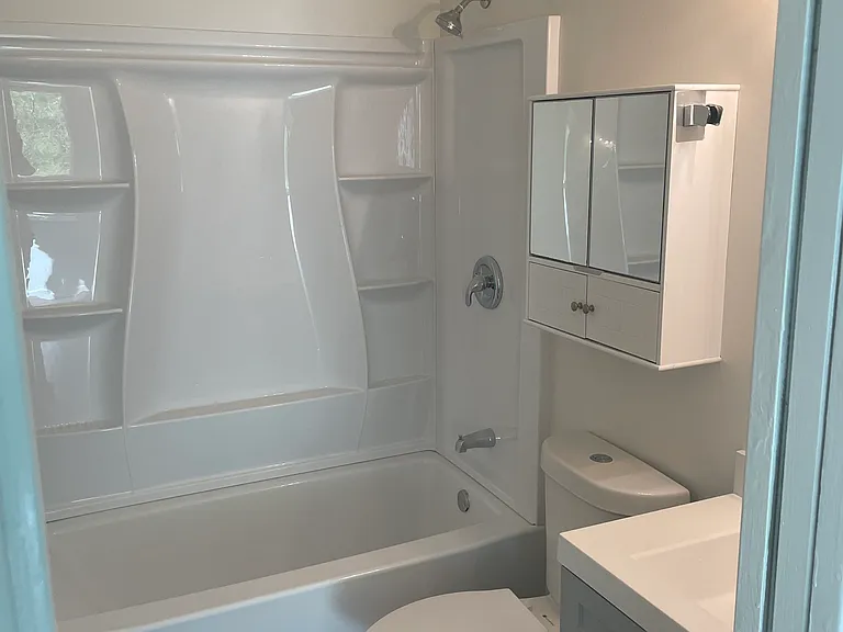 primary bedroom bath