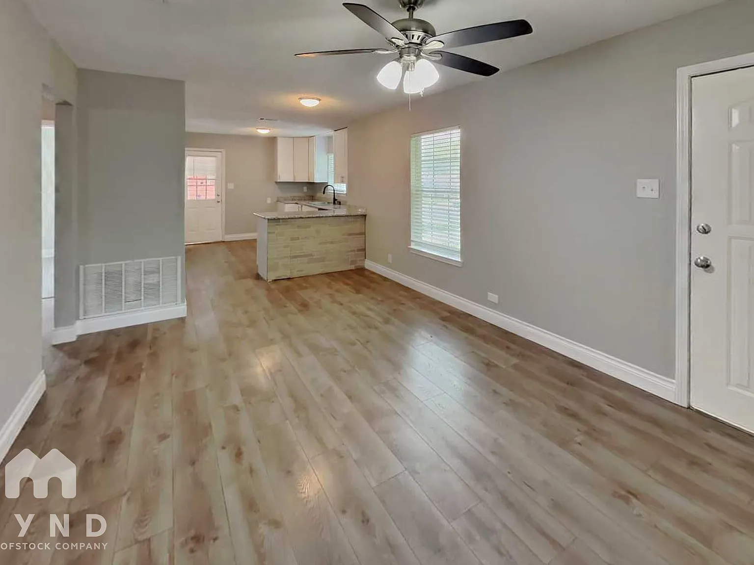 3 bed, 2.0 bath, 1205 sqft, $1,295 — Photo 4
