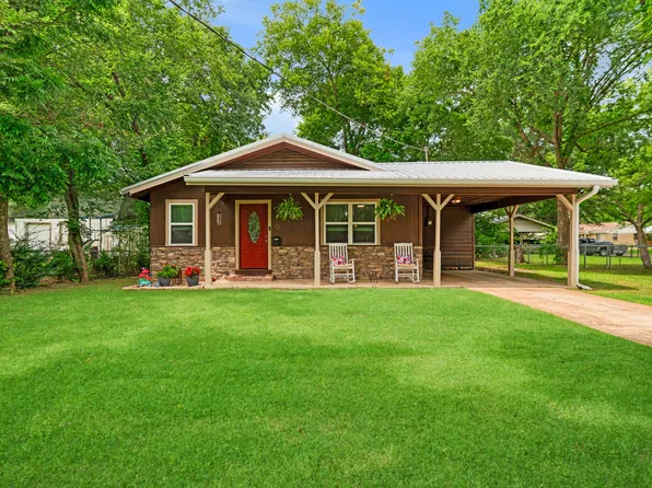 2435 Hubbard St, Paris, TX 75460