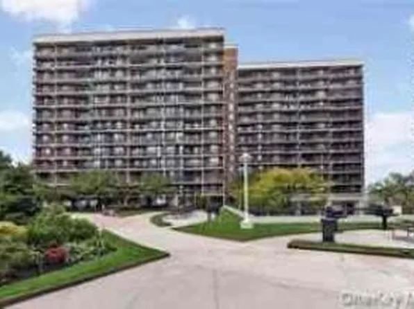 15038 Union Tpke APT 8L, Flushing, NY 11367