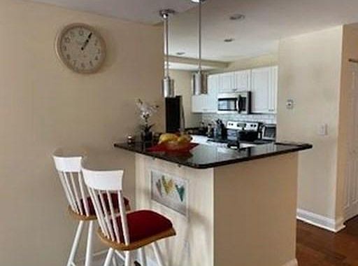 5th image of 10 Seaport Dr APT 2506