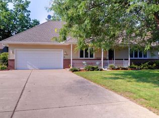 9141 40 1/2 Ave N, New Hope, MN 55427