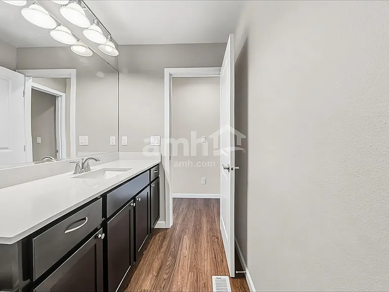 245 Iris Ln — Photo 15