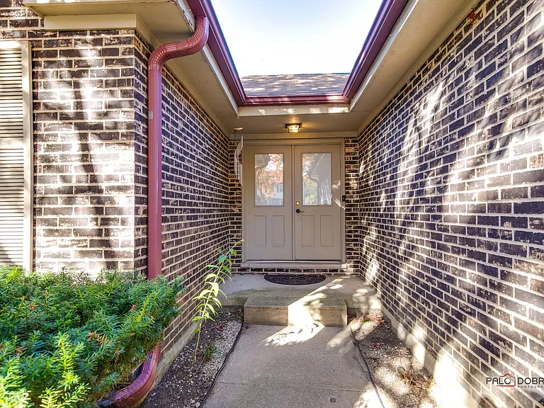 920 Lee Ct — Photo 4