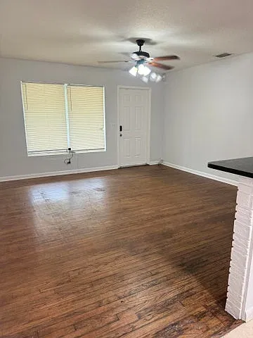 3 bed, 1109 sqft, $2,895 — Photo 2