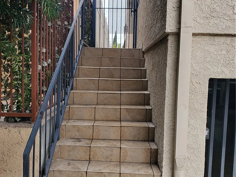 351 E Verdugo Ave #E — Photo 2