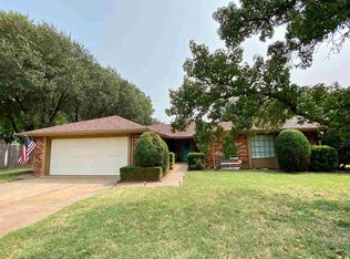 913 Briar Ridge Rd, Enid, OK 73703