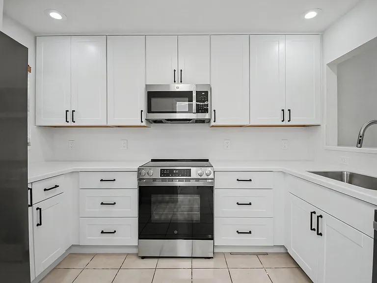 21642 Guadalajara Ave — Photo 13