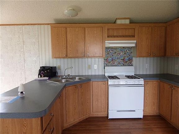 3rd image of 501 E Louisiana Ave