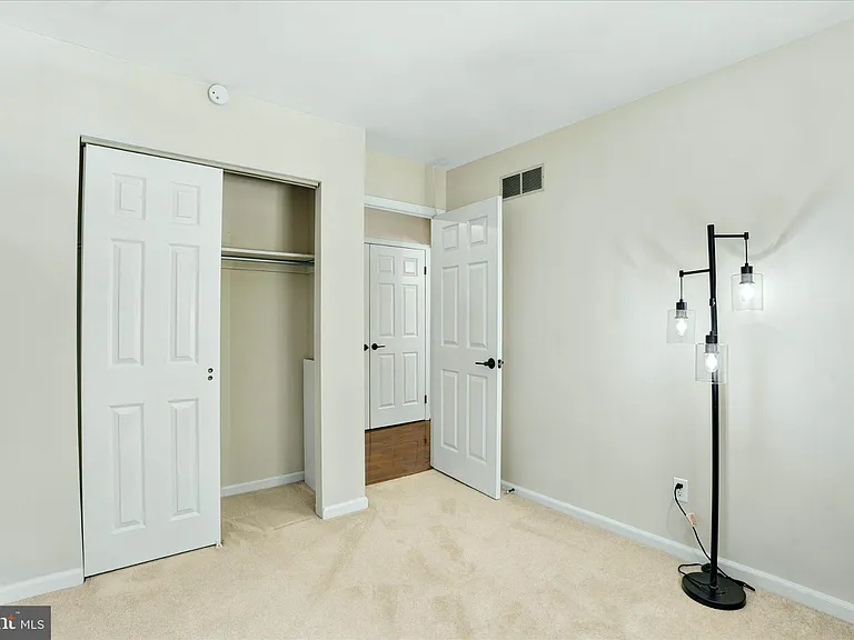706 Andover Ct — Photo 21