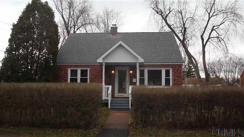4th image of 107 HUDSON Avenue
