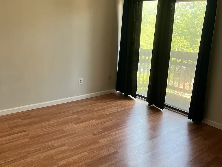 207 Newtowne Sq — Photo 10